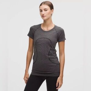 Lululemon Beat the Heat Short Sleeve Top Gray Size 4